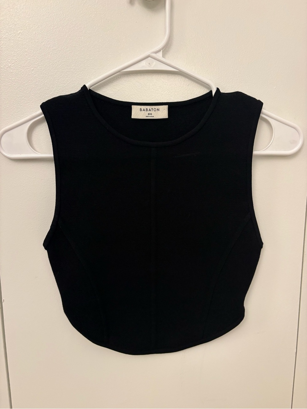 Babaton Black Ribbed Cropped Tank - Picture 3 of 3